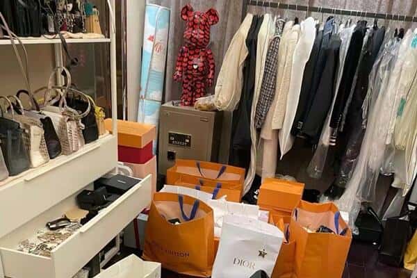 镇雄县回收一线品牌衣服